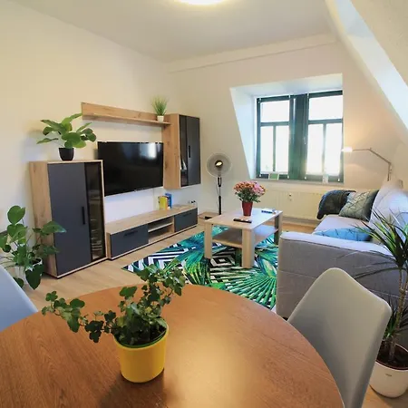 Lori Monteurszimmer Wlan Tv Drezda